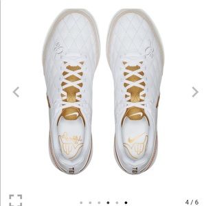 Nike Tiempo Sneakers